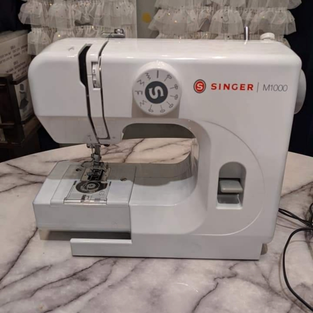 Singer M1000 sewing machine